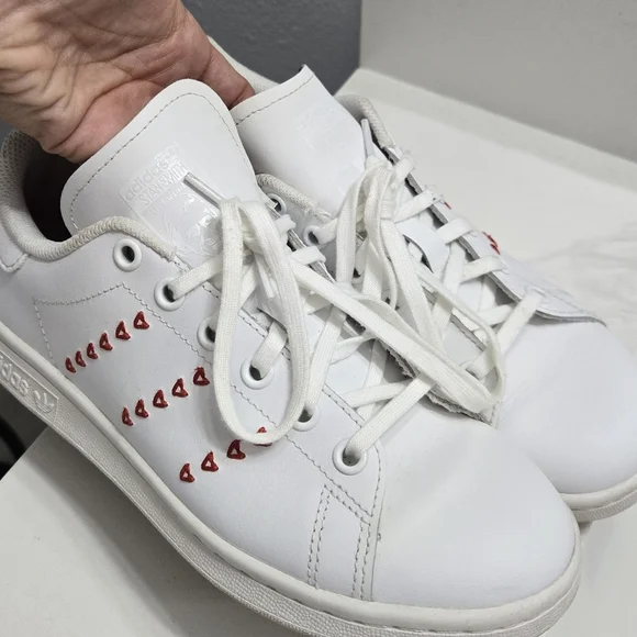 Adidas Stan Smith Valentines Day Sneakers - Picture 3 of 16